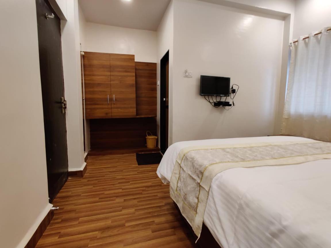 Hotel Surya Grande Kudal  Esterno foto