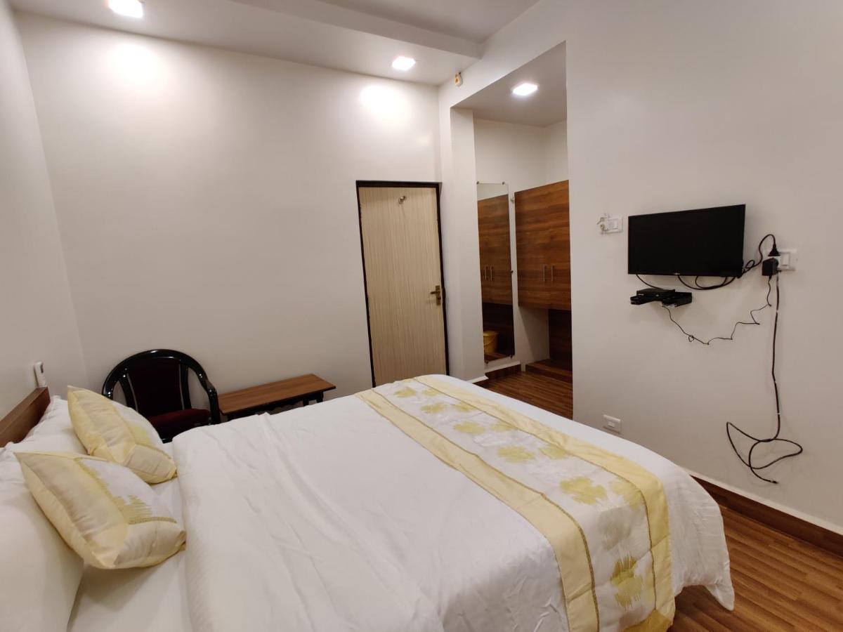 Hotel Surya Grande Kudal  Esterno foto