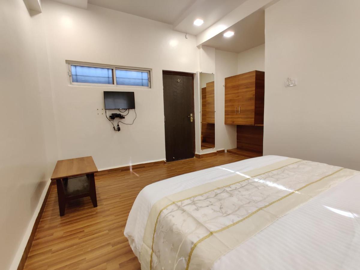 Hotel Surya Grande Kudal  Esterno foto